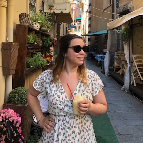 Meet your Posher, Anna - Picture 3 of 5